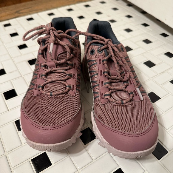 Like new! Columbia Women's Flow Fremont™ Trail Sneakers - Size 7 (US) - Picture 8 of 11